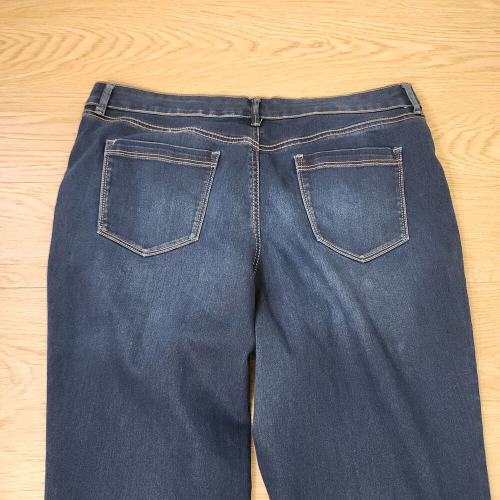 Bandolino Amy Jeans Womens 18 Blue Denim 5 Pockets Straight Leg Preppy 38x29 - Picture 12 of 13